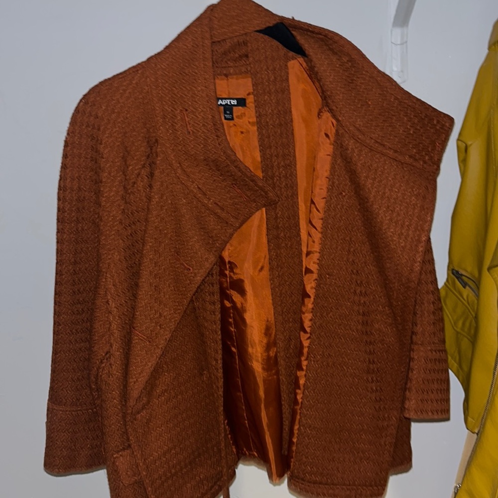 A PT nine women’s jacket tweed material